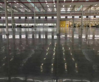 黑龍江哈爾濱市車庫(kù)環(huán)氧地坪鋪設(shè)